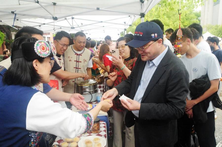 25國特美食齊聚同濟(jì)，區(qū)校攜手呈現(xiàn)多國風(fēng)情展:特美食